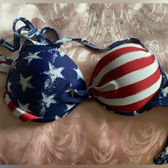 bikini top / bathing suit top - Picture 1 of 3